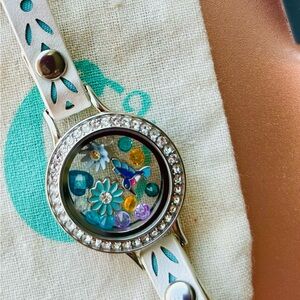 Origami Owl White Leather Wrap Bracelet 6”-7 1/4"